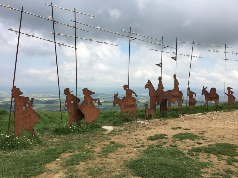 The pilgrims’ monument on the Alto del Perdón in Navarre: cut-out metal silhouettes on the ridge