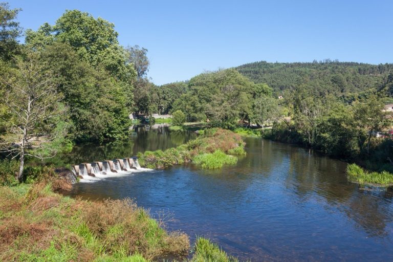 The River Umia and its weir at Caldas de Reis, Galicia