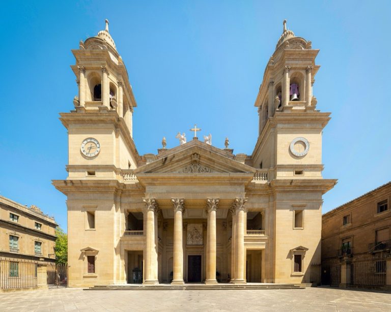 The neoclassical façade of Pamplona cathedral